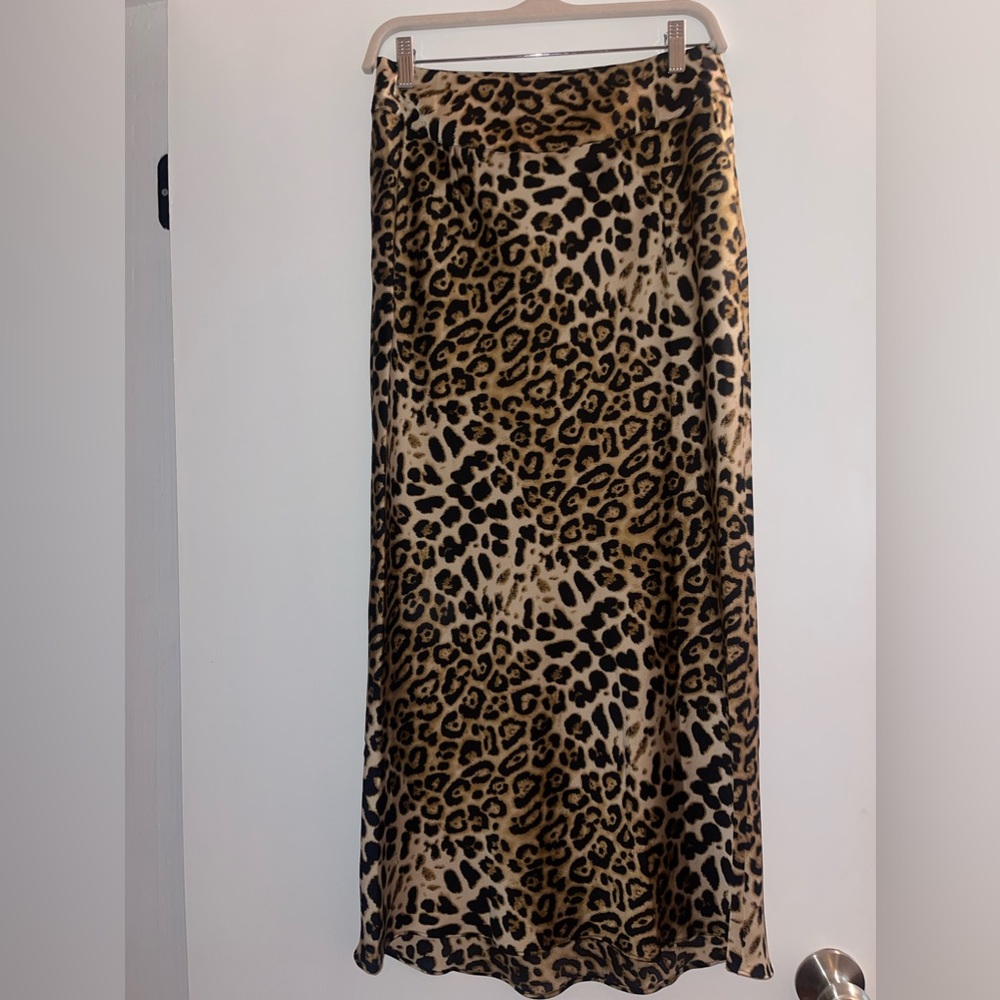 MIDI high waist skirt. Size large from frock candy worn once.